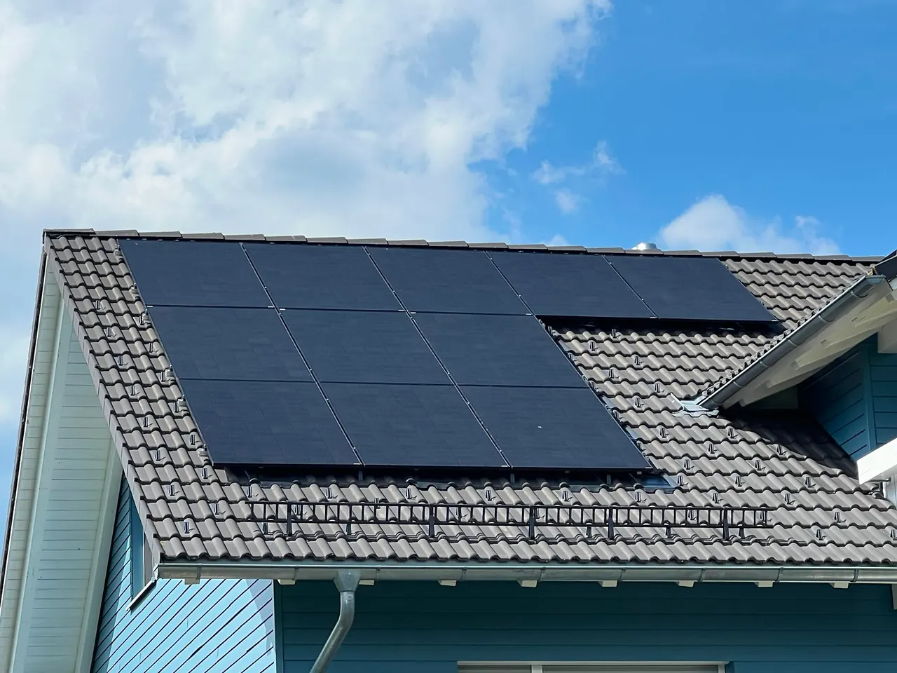 Referenzprojekt: Einfamilienhaus, PV und Speicher neu